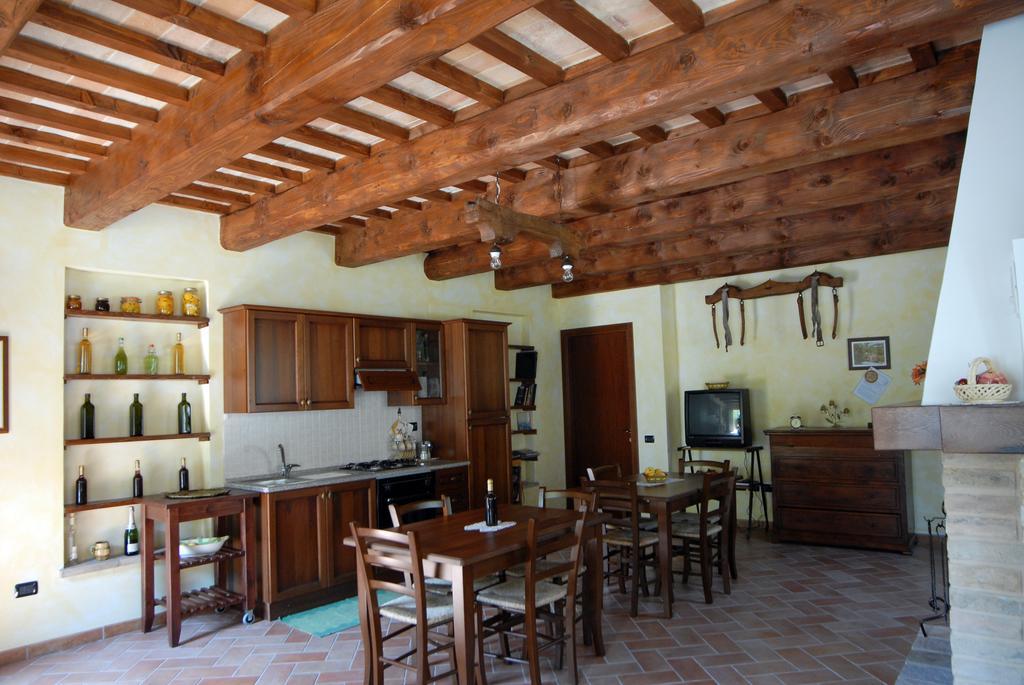 Вилла Agriturismo Il Sentiero Montalto delle Marche Экстерьер фото